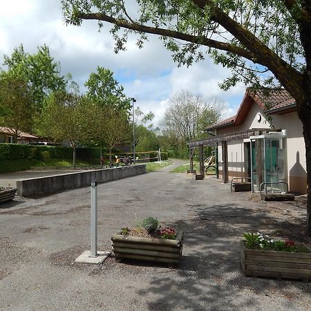 Camping Du Moulin Ξενοδοχείο Meyrieu-les-Etangs Εξωτερικό φωτογραφία